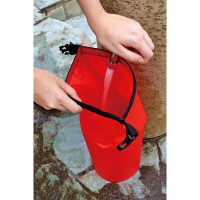 浮き具になる防水バックパック＋防災セット