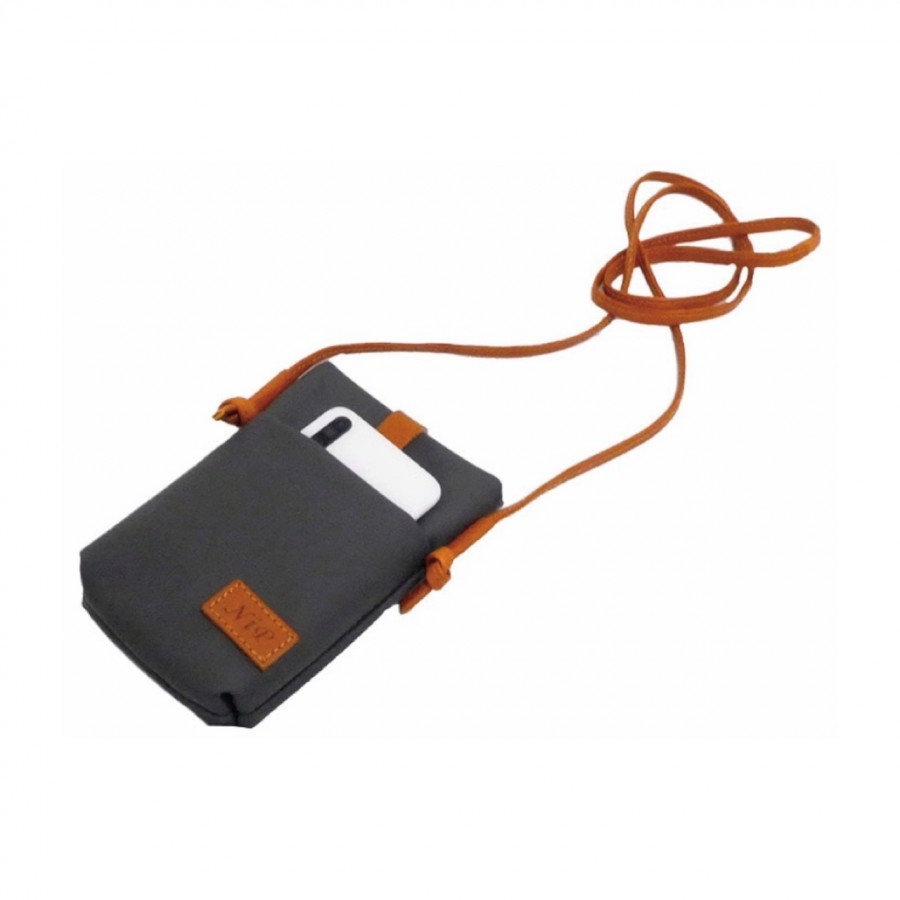 ニップ　ポシェット