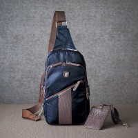 ボディバッグ　ネイビー（パスケース付）
