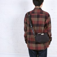 軽量撥水シンプルデザインミニショルダーバッグ　ブラック